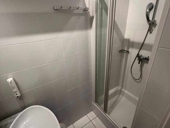 Badezimmer 2 mit Dusche und WC