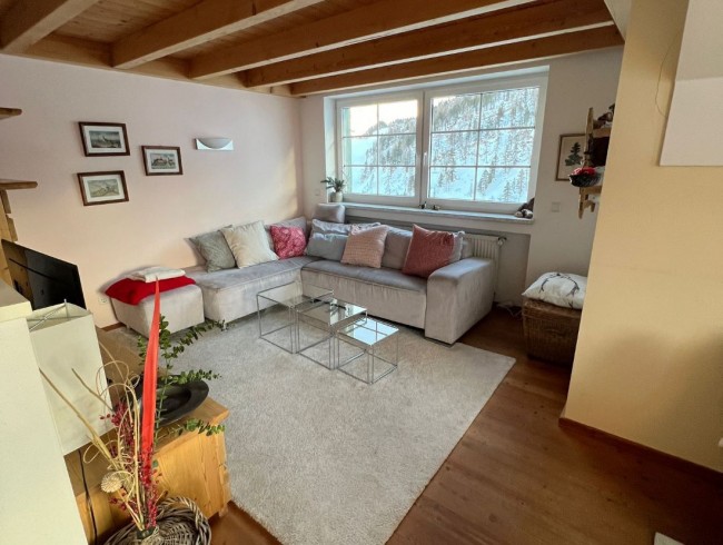 Wohnzimmer mit Couch