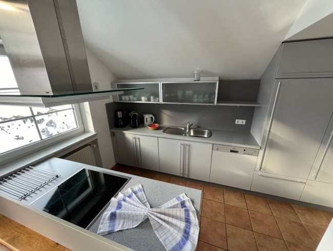 Moderne Küche mit hochwertigen Elektrogeräten